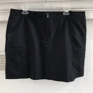 Izod XFG golf skort pockets